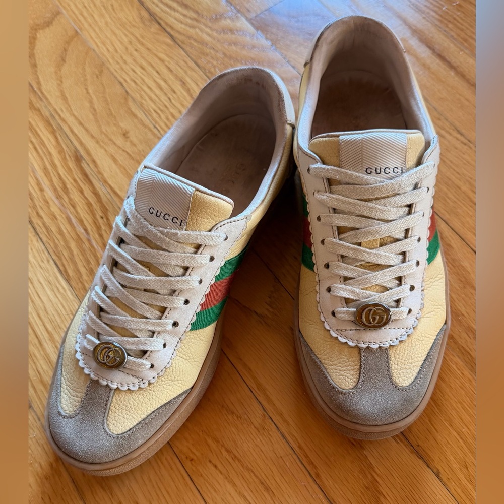 GUCCI - Cream and Green Stripe Sneakers - Picture 4 of 12